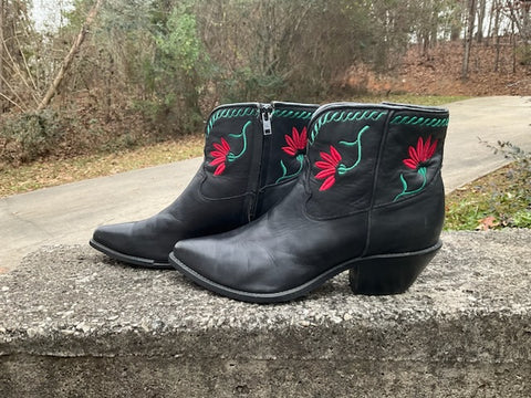 Size 9.5 women’s Code West boots