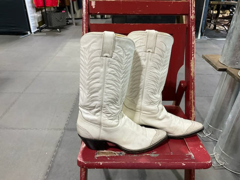 Size 8 women’s Justin boots