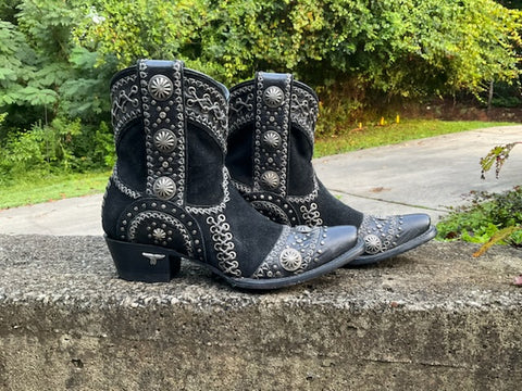 Size 7.5 women’s Lane boots