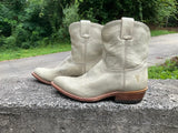 Size 9 women’s Frye boots