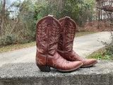 Size 7.5 men’s or 9 women’s Larry Mahan boots