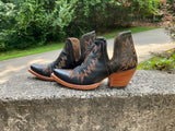 Size 7.5 women’s Ariat booties