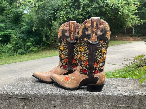 Size 7 women’s Sterling River boots