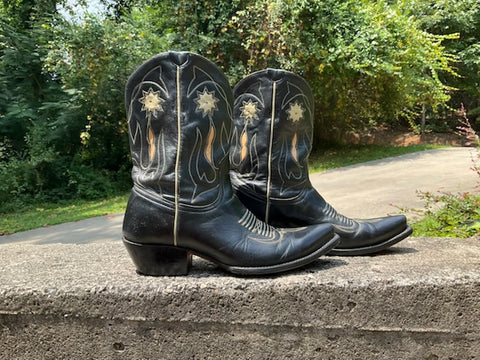 Size 9 women’s Liberty boots