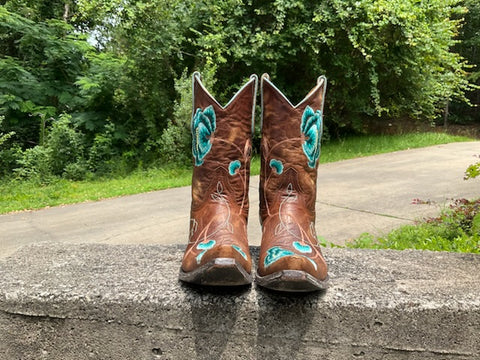 Size 8 women’s Old Gringo boots