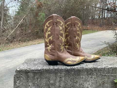 Size 8 women’s Larry Mahan boots