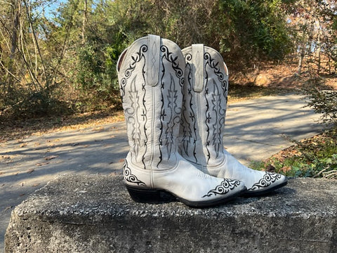 Size 7 women’s Larry Mahan boots