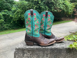 Size 9 women’s Ariat boots