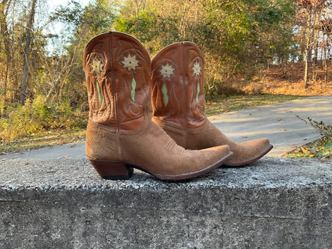 Size 10 women’s Liberty boots