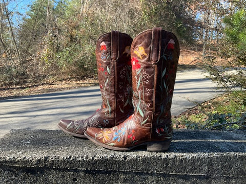 Size 7.5 women’s Lane boots