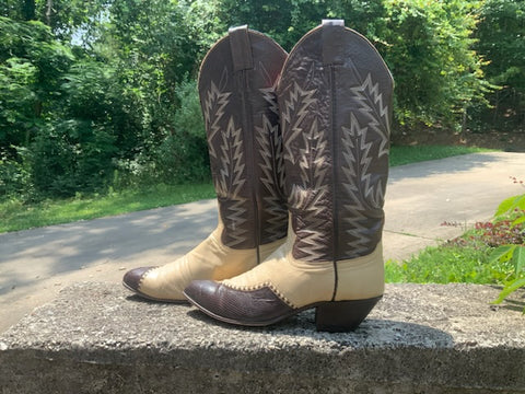 Size 6 women’s Laramie boots