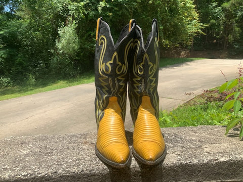 Size 8 women’s Larry Mahan boots