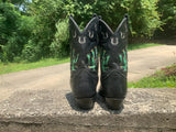 Size 8 women’s Larry Mahan boots