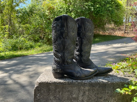Size 9 women’s Black Star boots