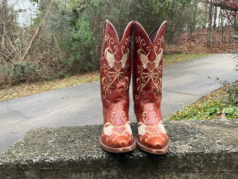 Size 8 women’s Pecos Belle boots