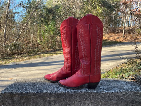 Size 8 women’s Larry Mahan boots