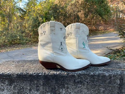 Size 9 women’s Zodiac boots