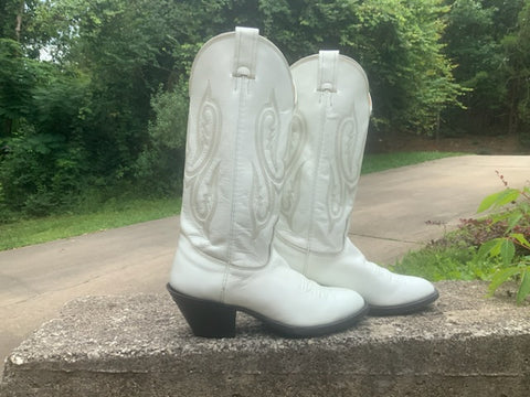 Size 8.5 women’s Nocona boots