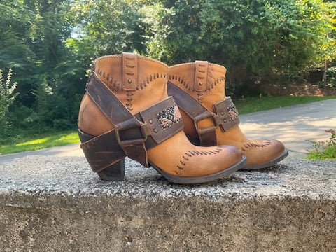 Size 8.5 women’s Double D Ranch boots