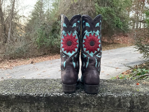 Size 9 women’s Old Gringo boots