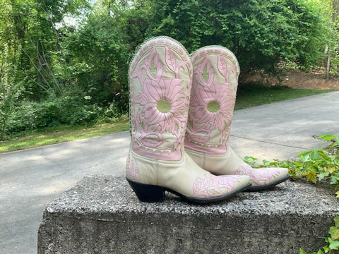 Size 8 women’s Liberty boots