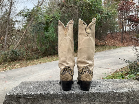 Size 8.5 women’s Justin boots