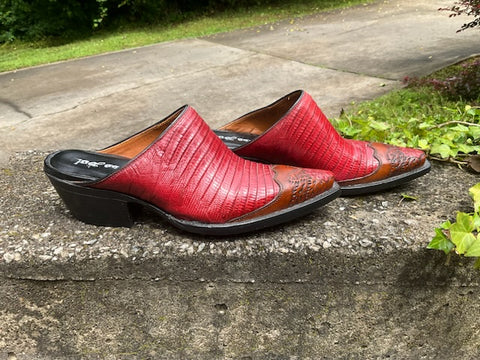 Size 7 women’s Restless Sole mules