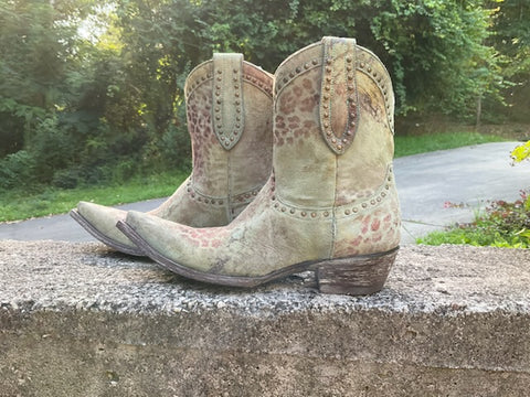 Size 8 women’s Old Gringo boots
