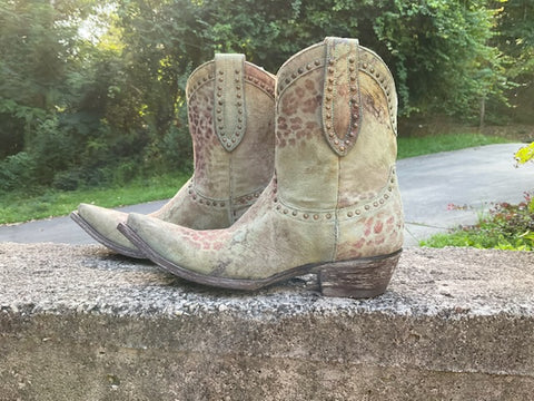 Size 8 women’s Old Gringo boots
