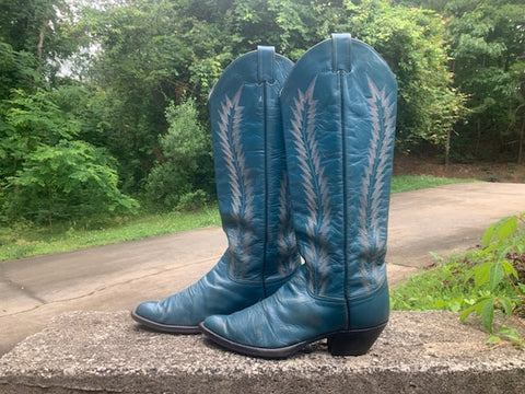 Size 8 women’s Larry Mahan boots