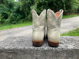 Size 9 women’s Frye boots