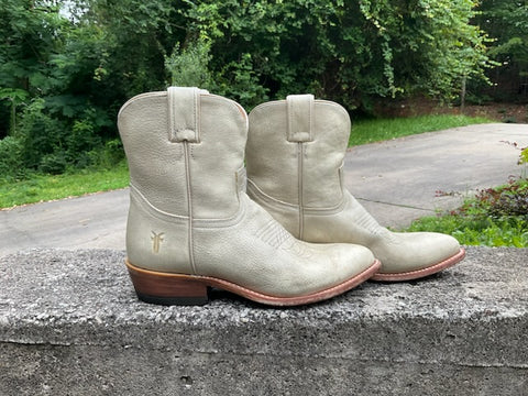 Size 9 women’s Frye boots