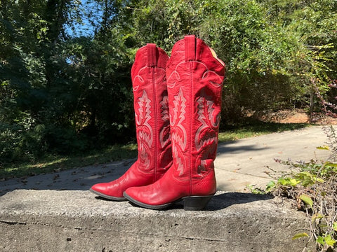 Size 5.5 women’s Sanders boots