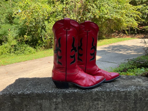 Size 8 to 8.5 men’s or 10 to 10.5 women’s Nocona boots