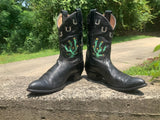 Size 8 women’s Larry Mahan boots