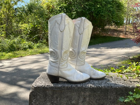 Size 6 women’s Hondo boots