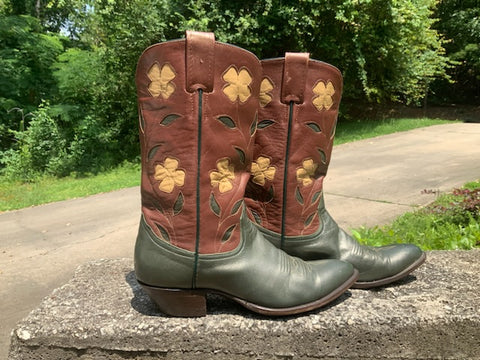 Size 8 women’s Larry Mahan boots