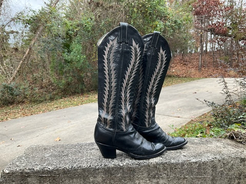 Size 7 women’s Larry Mahan boots