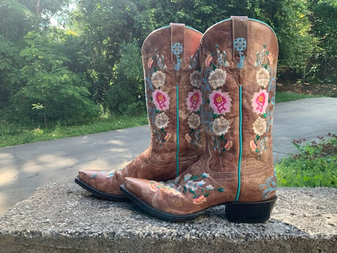 Size 8.5 women’s Macie Bean boots