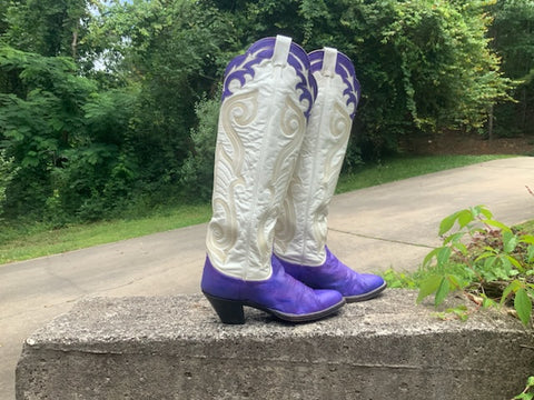 Size 8 women’s Larry Mahan boots
