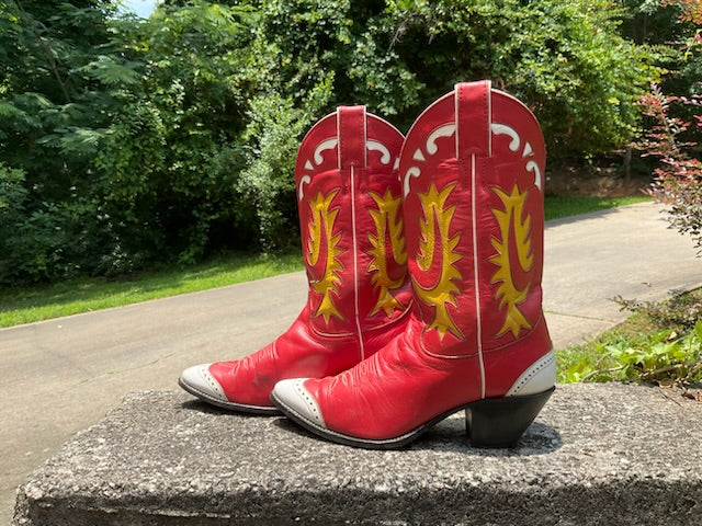 Size 7 women s Justin boots Bootitude