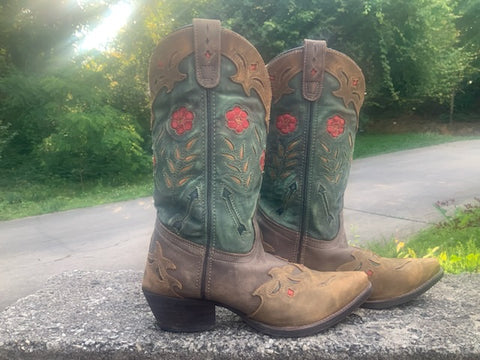 Size 8.5 women’s Laredo boots