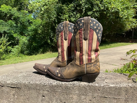 Size 8.5 women’s Dan Post boots