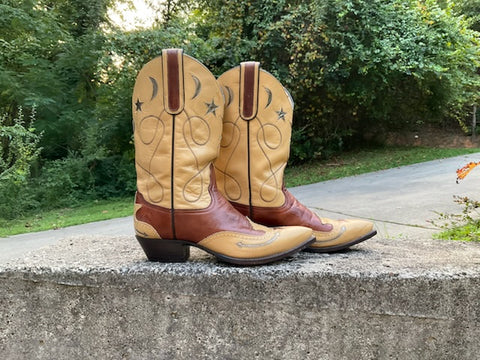 Size 8 women’s Larry Mahan boots