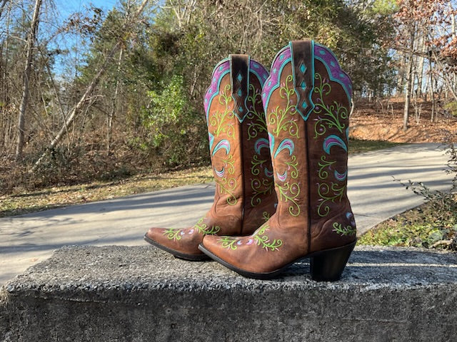 Size 8 women s Sterling River boots Bootitude