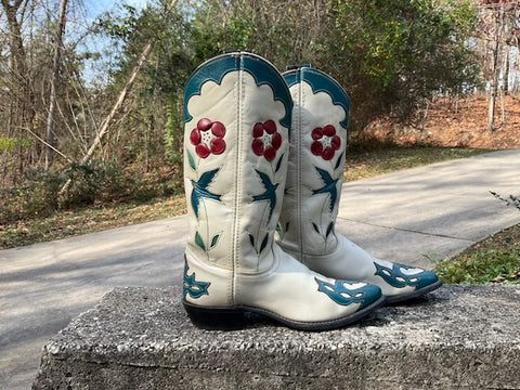 Size 8.5 women’s Acme boots