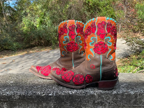 Size 7.5 women’s Ariat boots