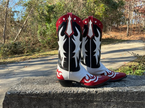 Size 8 women’s Larry Mahan boots