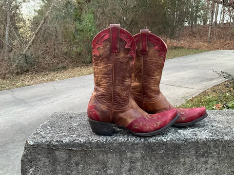 Size 6 women’s Old Gringo boots