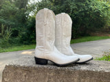 Size 9.5 women’s Shyanne boots